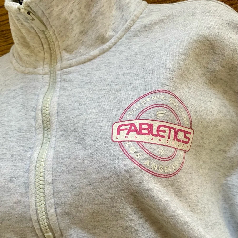 Fabletics Gray Half-Zip Pullover Jacket L • Logo Sweatshirt •